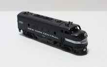 Load image into Gallery viewer, Athearn HO Scale New York Central #1787 DFA-2A Model Diesel Road Locomotive
