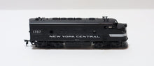 Load image into Gallery viewer, Athearn HO Scale New York Central #1787 DFA-2A Model Diesel Road Locomotive
