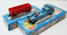 Load image into Gallery viewer, Lot 11x Life-Like Model Train Cars HO Scale (Freight, Boxcar, Hopper)
