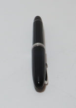 Load image into Gallery viewer, OMAS Ogiva HT Striped/Ribbed Celluloid Rollerball Pen (Black)
