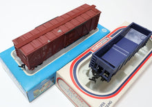 Load image into Gallery viewer, Lot 11x Life-Like Model Train Cars HO Scale (Freight, Boxcar, Hopper)
