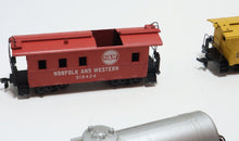 Load image into Gallery viewer, Lot 31x Assorted Model Train Cars HO Scale Horn Hook Couplers (Rolling Stock)
