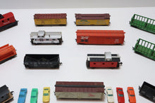 Load image into Gallery viewer, Lot 13x Model Train Cars from Roco, Mantua,  AHM, Tyco HO Scale (Rolling Stock)
