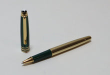 Load image into Gallery viewer, Montblanc Meisterstuck Czar Nikolai I Green Malachite &amp; Vermeil Rollerball Pen
