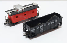 Load image into Gallery viewer, Lot 13x Model Train Cars from Roco, Mantua,  AHM, Tyco HO Scale (Rolling Stock)
