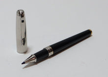 Load image into Gallery viewer, S.T. DuPont Laque De Chine Rollerball (Fine-Liner Marker)
