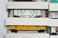 Load image into Gallery viewer, Lot of 21x Bachmann, AHM, Tyco, Mantua HO Scale Model Train Bundle
