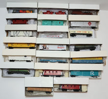 Load image into Gallery viewer, Lot of 21x Bachmann, AHM, Tyco, Mantua HO Scale Model Train Bundle
