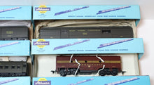 Load image into Gallery viewer, Lot of 14x Athearn HO Trains in Miniature Passenger &amp; Coach Cars
