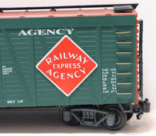 Load image into Gallery viewer, Aristo-Craft Railway Express Agency Wooden Reefer 46601 G Scale
