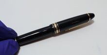 Load image into Gallery viewer, Montblanc Meisterstuck Classic Set (LeGrand Fountain, Rollerball, Ballpoint)
