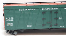 Load image into Gallery viewer, Aristo-Craft Railway Express Agency Wooden Reefer 46601 G Scale
