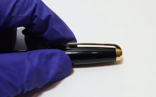 Load image into Gallery viewer, S.T. Dupont Olympio Laque de Chine Fountain Pen Black/Gold (Paris)
