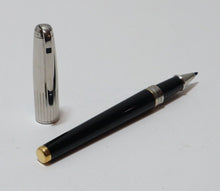 Load image into Gallery viewer, S.T. DuPont Laque De Chine Rollerball (Fine-Liner Marker)
