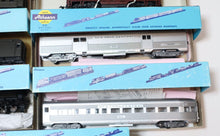 Load image into Gallery viewer, Lot of 14x Athearn HO Trains in Miniature Passenger &amp; Coach Cars
