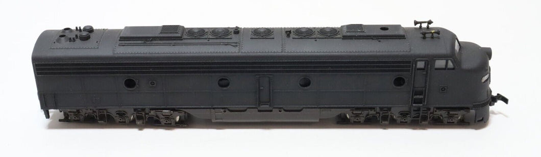 Model Power EMD E9 Diesel Undecorated Locomotive (Austria) HO Scale TESTED