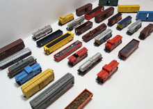 Load image into Gallery viewer, Lot 31x Assorted Model Train Cars HO Scale Horn Hook Couplers (Rolling Stock)
