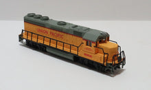 Load image into Gallery viewer, Bachmann 2x 307 Santa Fe Diesel Engines and 1x 866 Union Pacific GP-40
