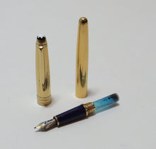 Load image into Gallery viewer, Montblanc Meisterstuck Solitaire Vermeil Fountain Pen 4810 18K 750 (Gold/Blue)
