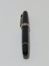 Load image into Gallery viewer, Montblanc Meisterstuck Gold-Coated Fountain Pen 4810 14K 585 (Germany)
