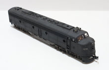 Load image into Gallery viewer, Model Power EMD E9 Diesel Undecorated Locomotive (Austria) HO Scale TESTED
