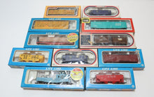 Load image into Gallery viewer, Lot 11x Life-Like Model Train Cars HO Scale (Freight, Boxcar, Hopper)
