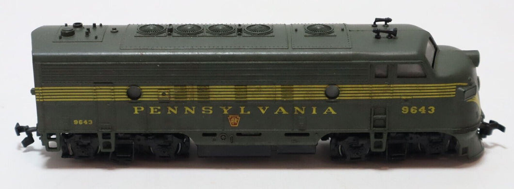 Athearn F7A Diesel Locomotive Pennsylvania 9643 HO Scale Green TESTED