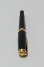 Load image into Gallery viewer, S.T. Dupont Olympio Laque de Chine Fountain Pen Black/Gold (Paris)
