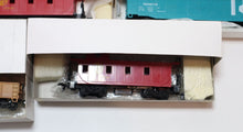 Load image into Gallery viewer, Lot of 21x Bachmann, AHM, Tyco, Mantua HO Scale Model Train Bundle
